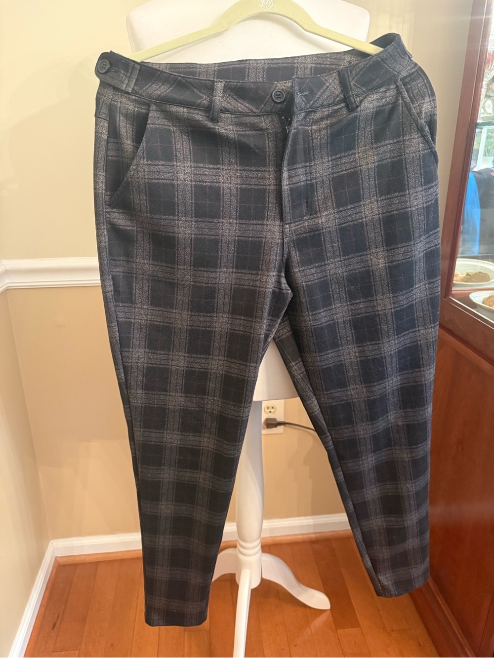Young LA Pants 32 x 28 Mens Plaid Stretch Tapered Leg
Trouser